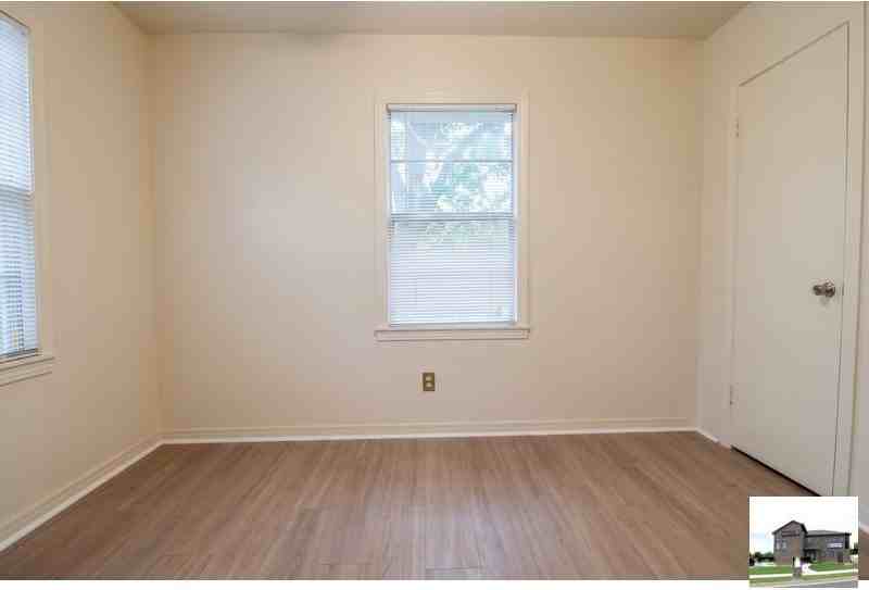 204 Allen St - Photo 6 of 45