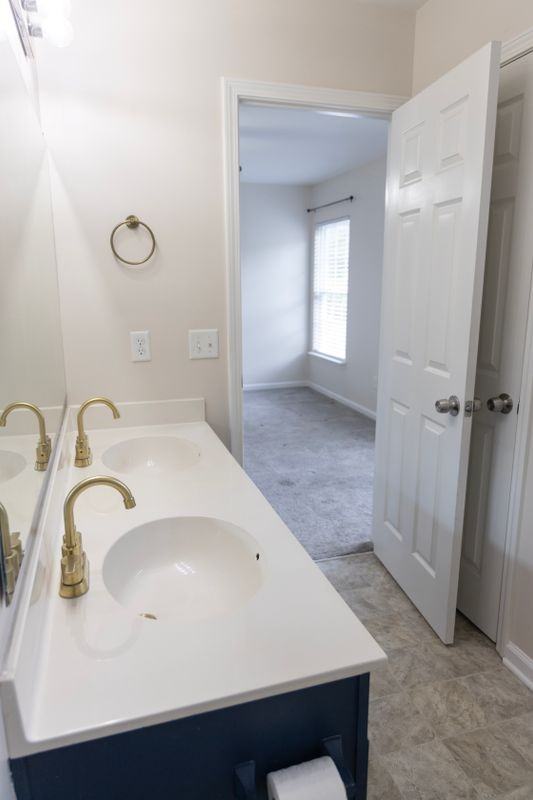 212 Avonshire Dr - Photo 3 of 44