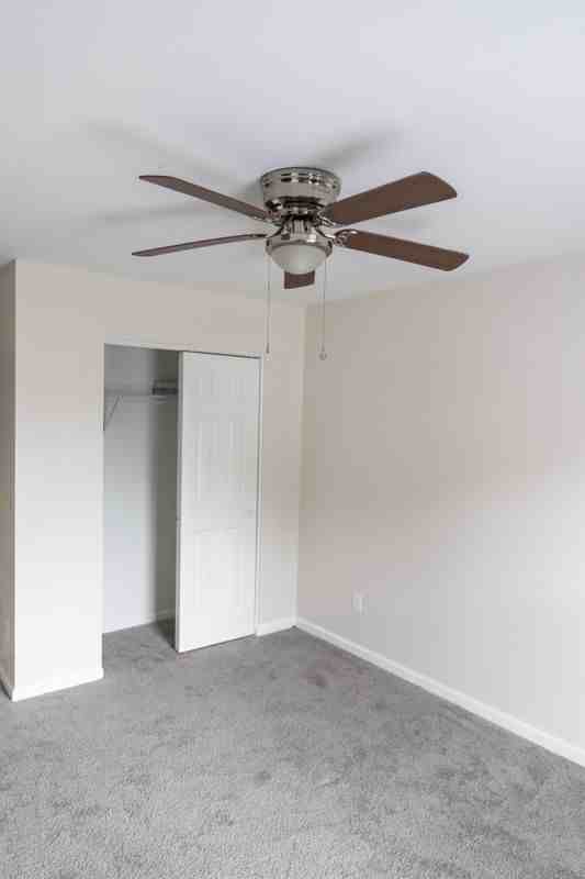212 Avonshire Dr - Photo 4 of 44
