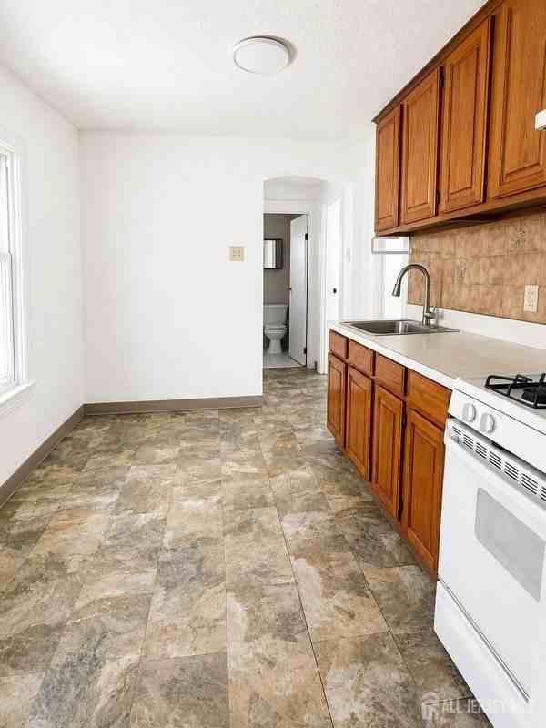 23 Union St - Photo 2 of 8
