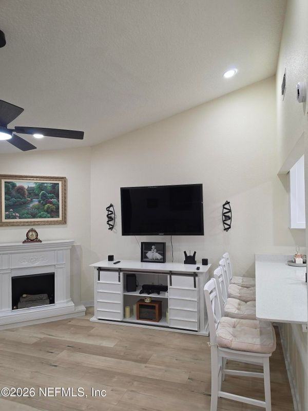 7411 Colony Cove Ln - Photo 3 of 24