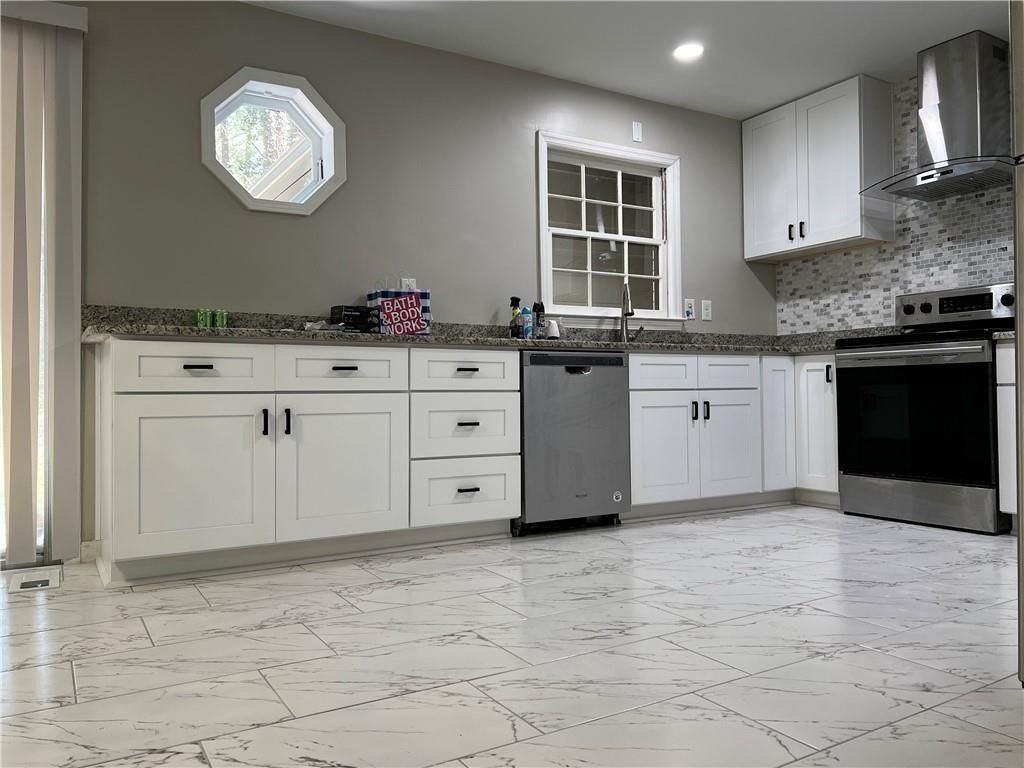 2221 Pinecliff Dr Ne - Photo 3 of 24