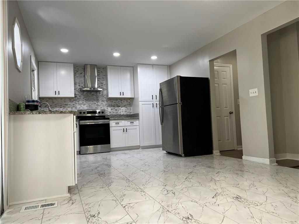 2221 Pinecliff Dr Ne - Photo 4 of 24