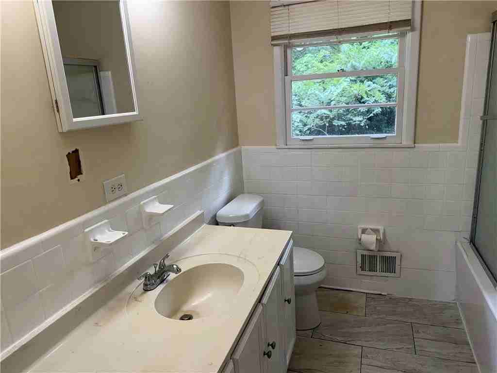 964 Myrtle St - Photo 7 of 13