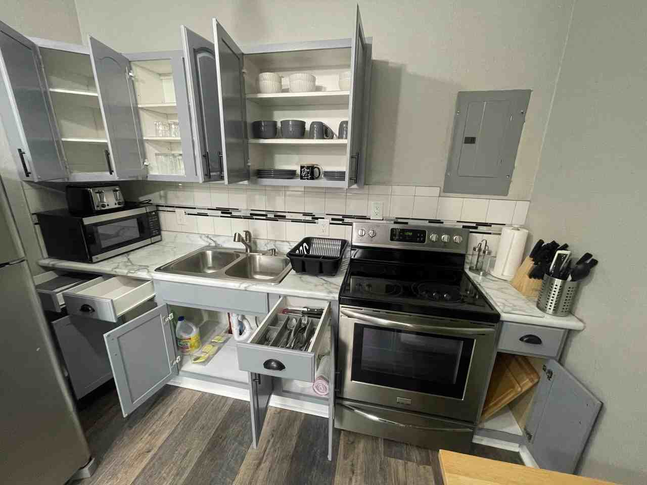 230 N Randolph St - Photo 7 of 11