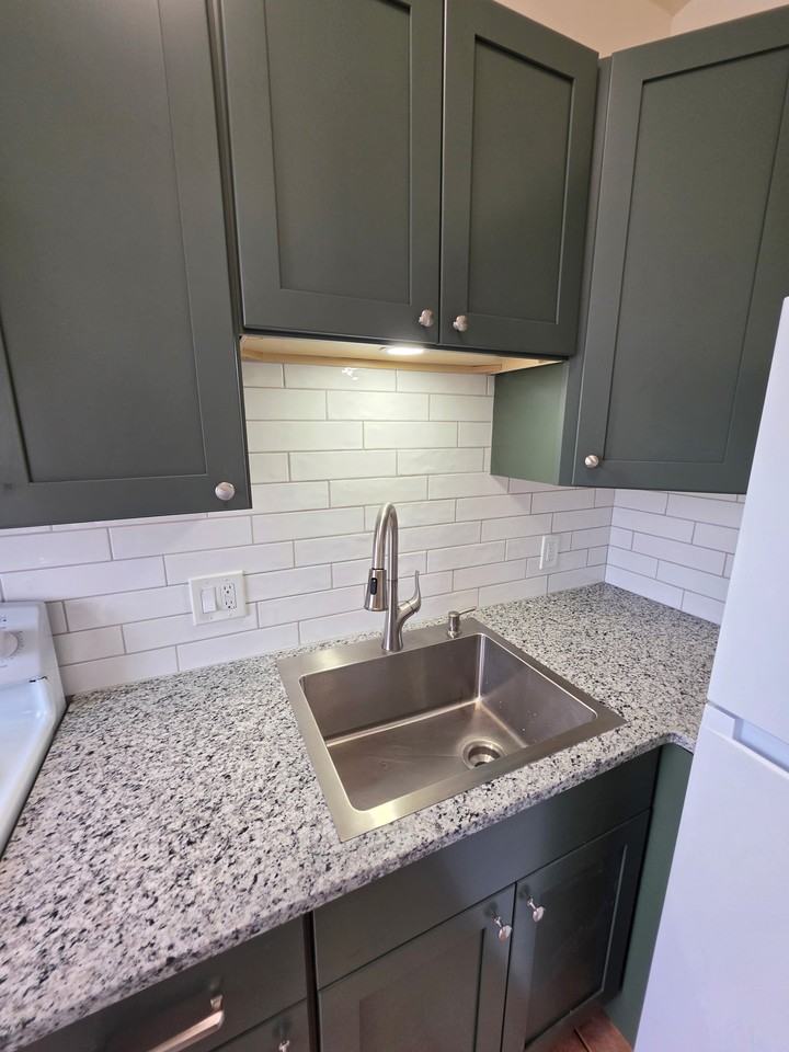 519 Highland Ave #304 - Photo 2 of 7
