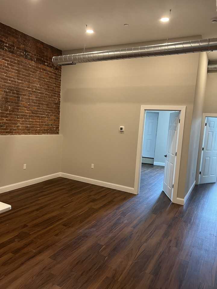 298 Main St #5 - Photo 6 of 10