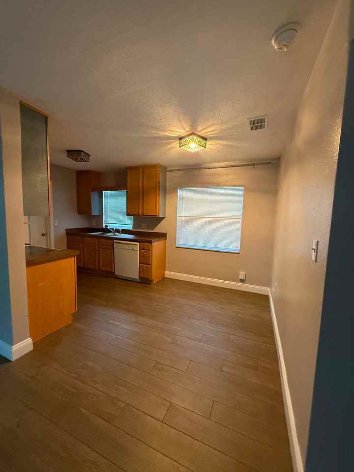 611 S Mills Ave #1 - Photo 4 of 9
