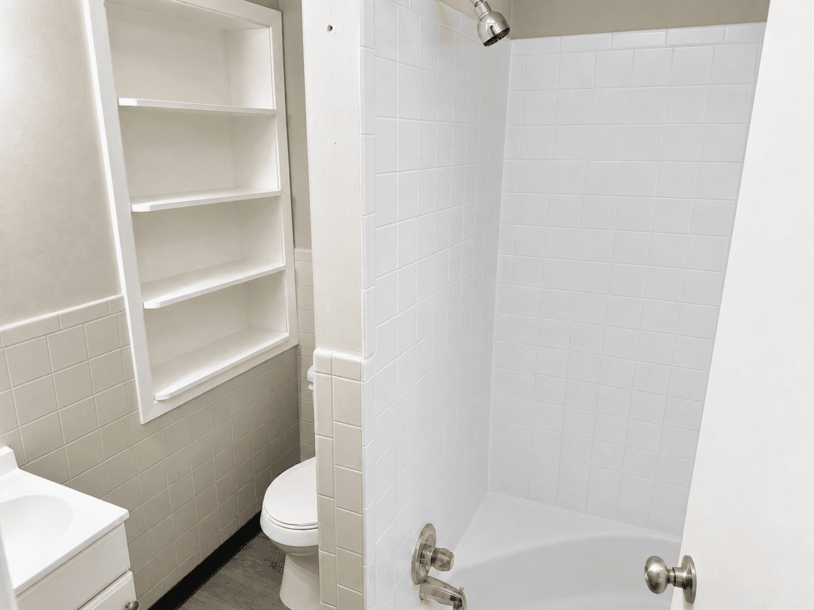 116 N Grimes St #B - Photo 4 of 9