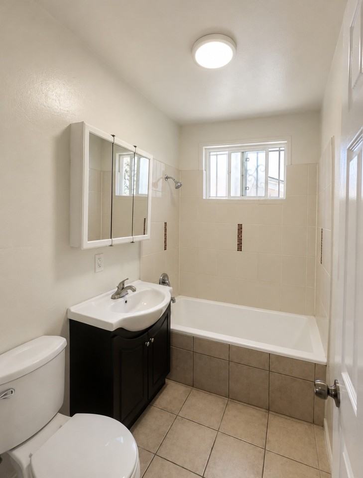 1512 W 103rd St #NA - Photo 7 of 10
