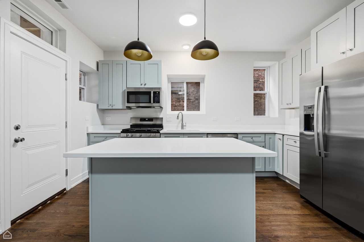 6129 S Vernon Ave #1 - Photo 4 of 11