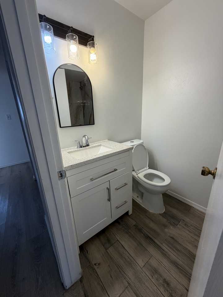 4702 N 76th Ave #NA - Photo 4 of 10
