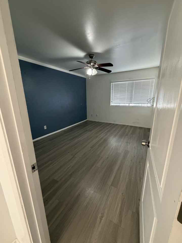 4702 N 76th Ave #NA - Photo 5 of 10