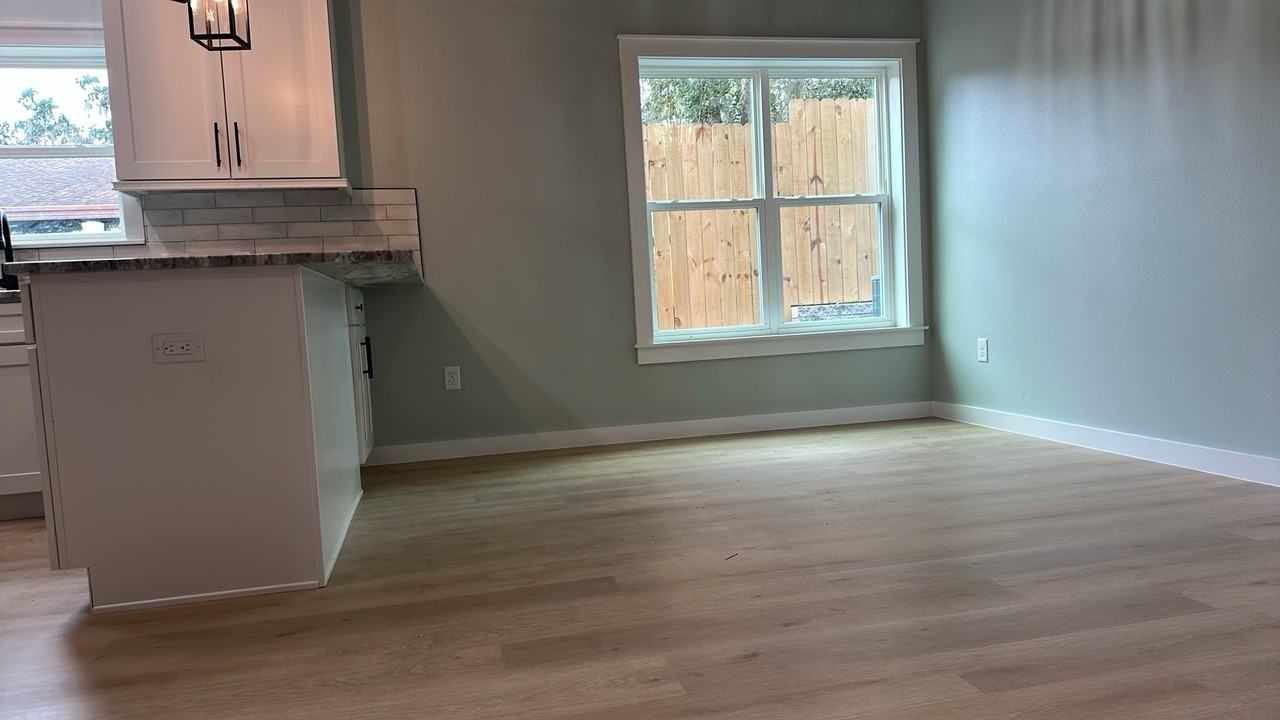 414 Emery St #A - Photo 4 of 18