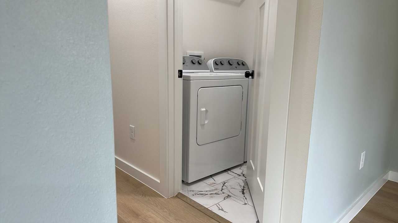 414 Emery St #A - Photo 7 of 18