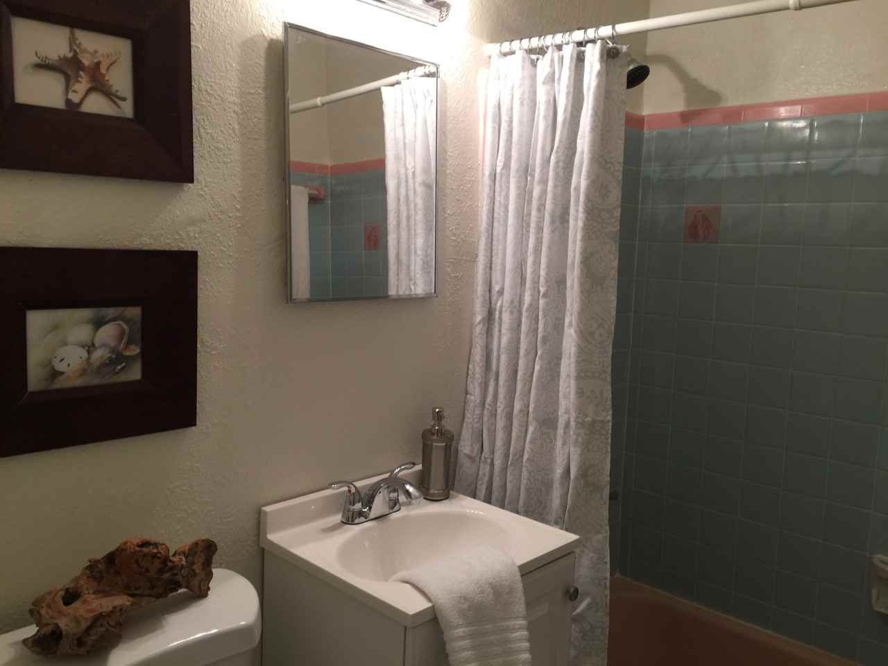 12 Ne 56th St #12 - Photo 2 of 15