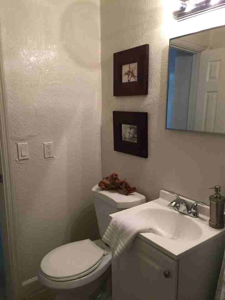 12 Ne 56th St #12 - Photo 5 of 15