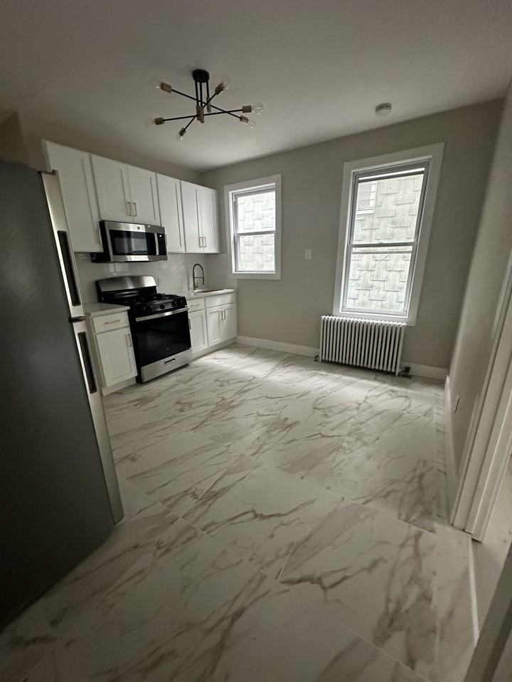 273 Liberty Ave #2F - Photo 2 of 13