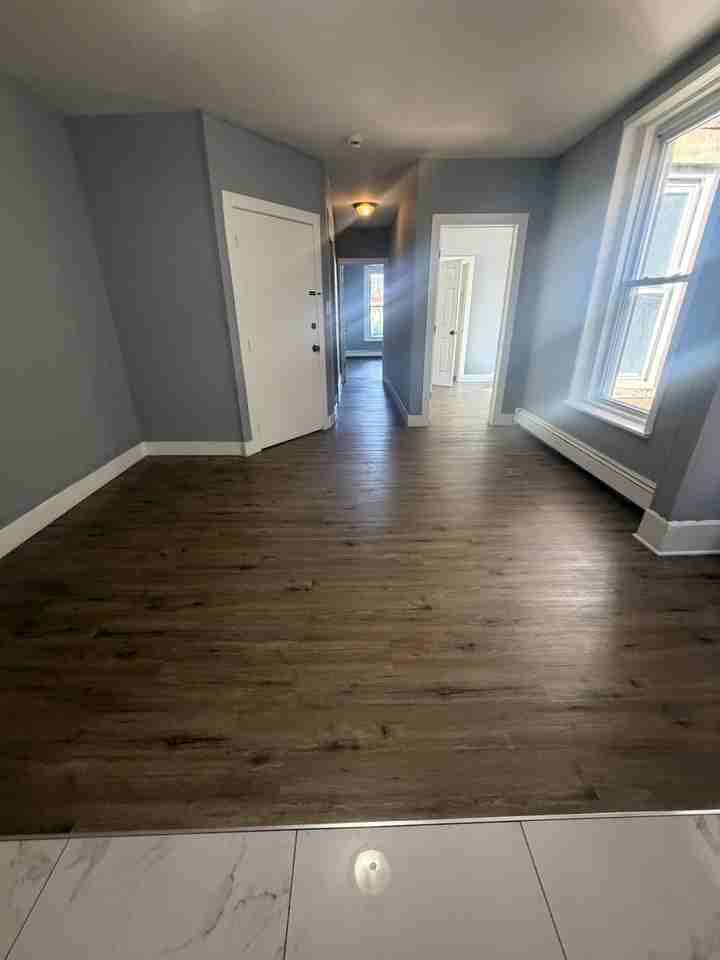 904 3rd Ave #1 - Photo 3 of 9