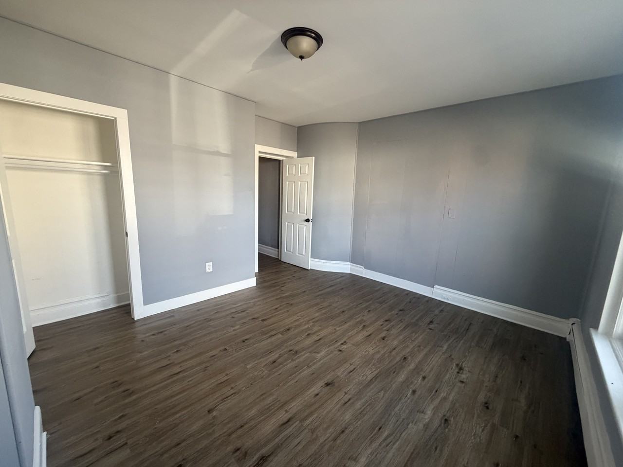 904 3rd Ave #1 - Photo 7 of 9