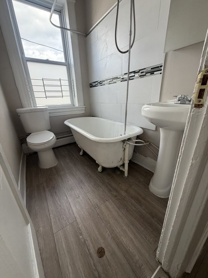 488 Kennedy Blvd #4 - Photo 6 of 8