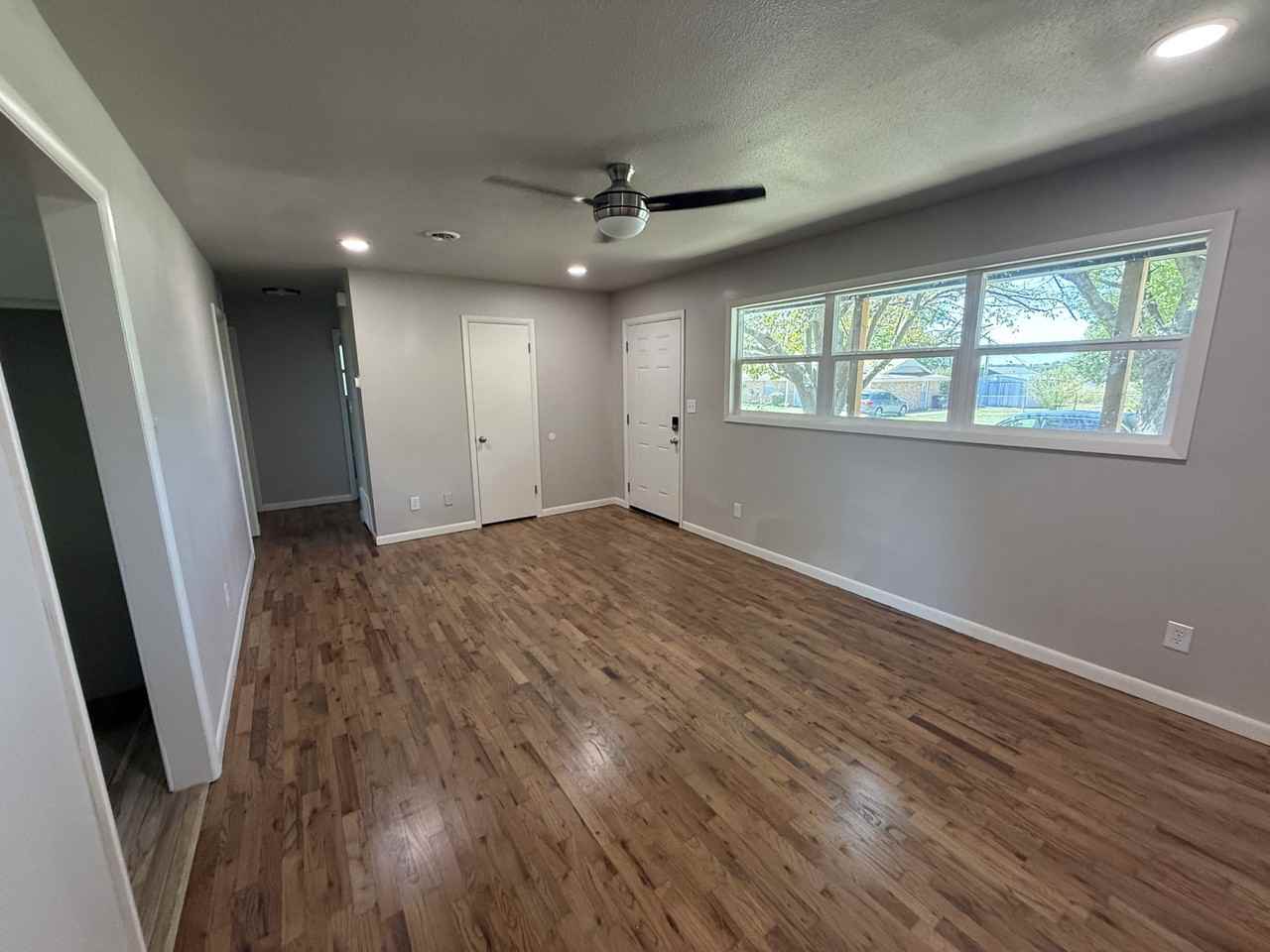 213 S 5th Ave #NA - Photo 2 of 16
