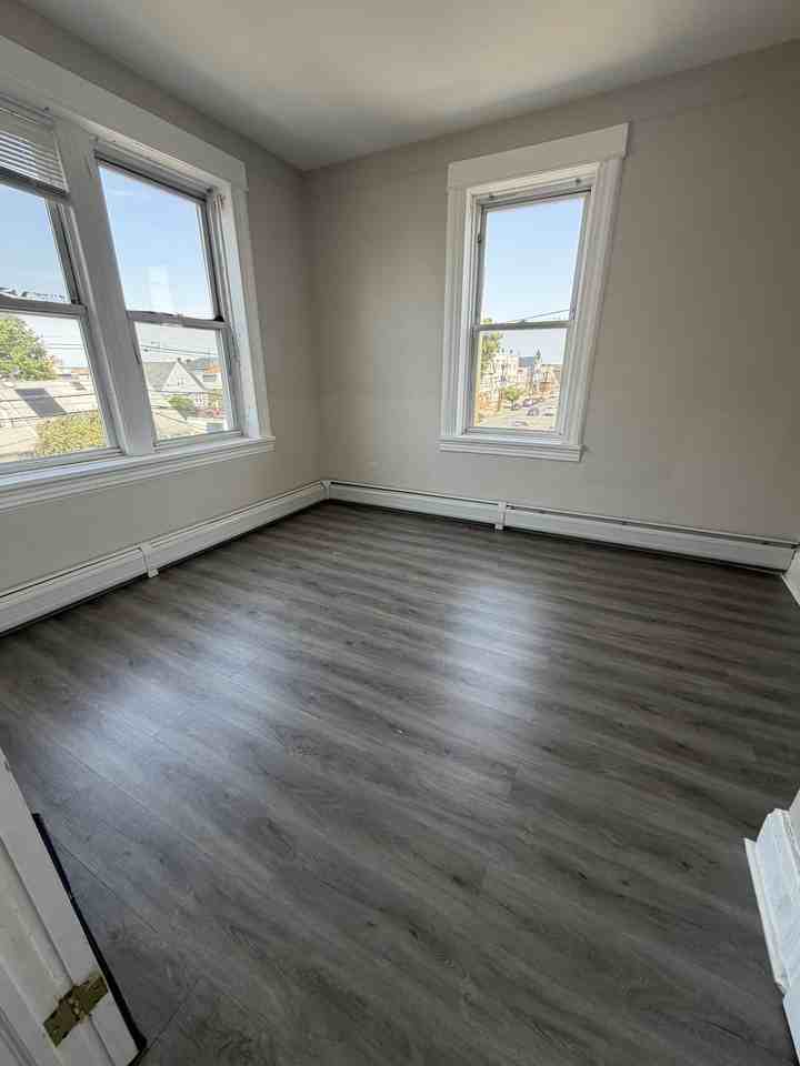 488 Kennedy Blvd #8 - Photo 7 of 8