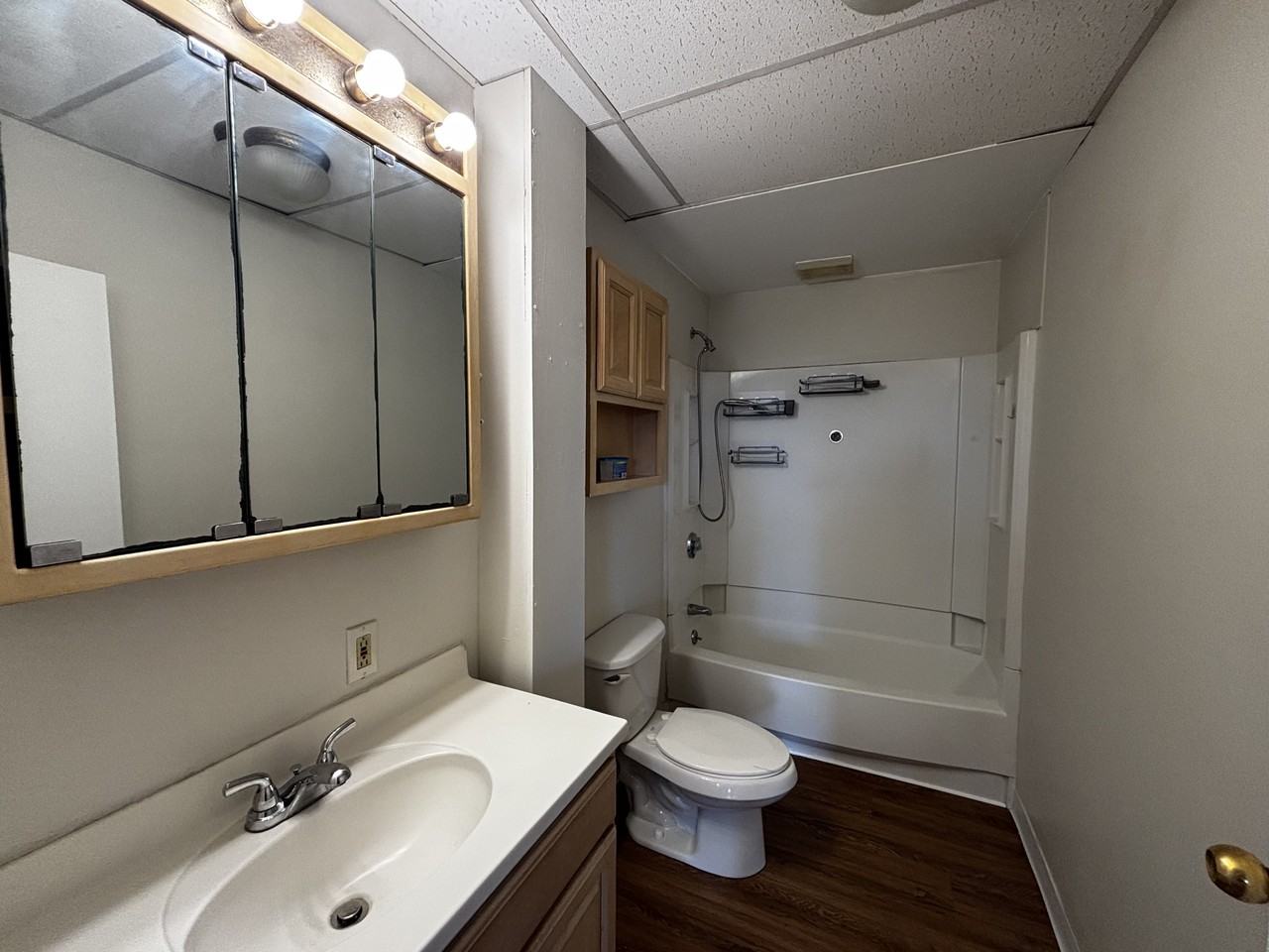 99 E Central St #2 - Photo 4 of 26