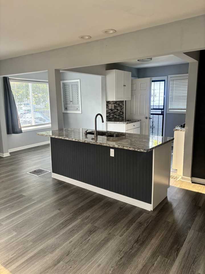 3421 Adams St #NA - Photo 3 of 17