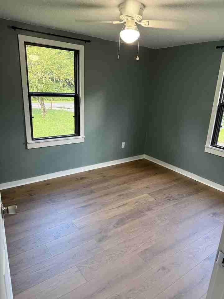 144 Hutchinson Ct #NA - Photo 2 of 13