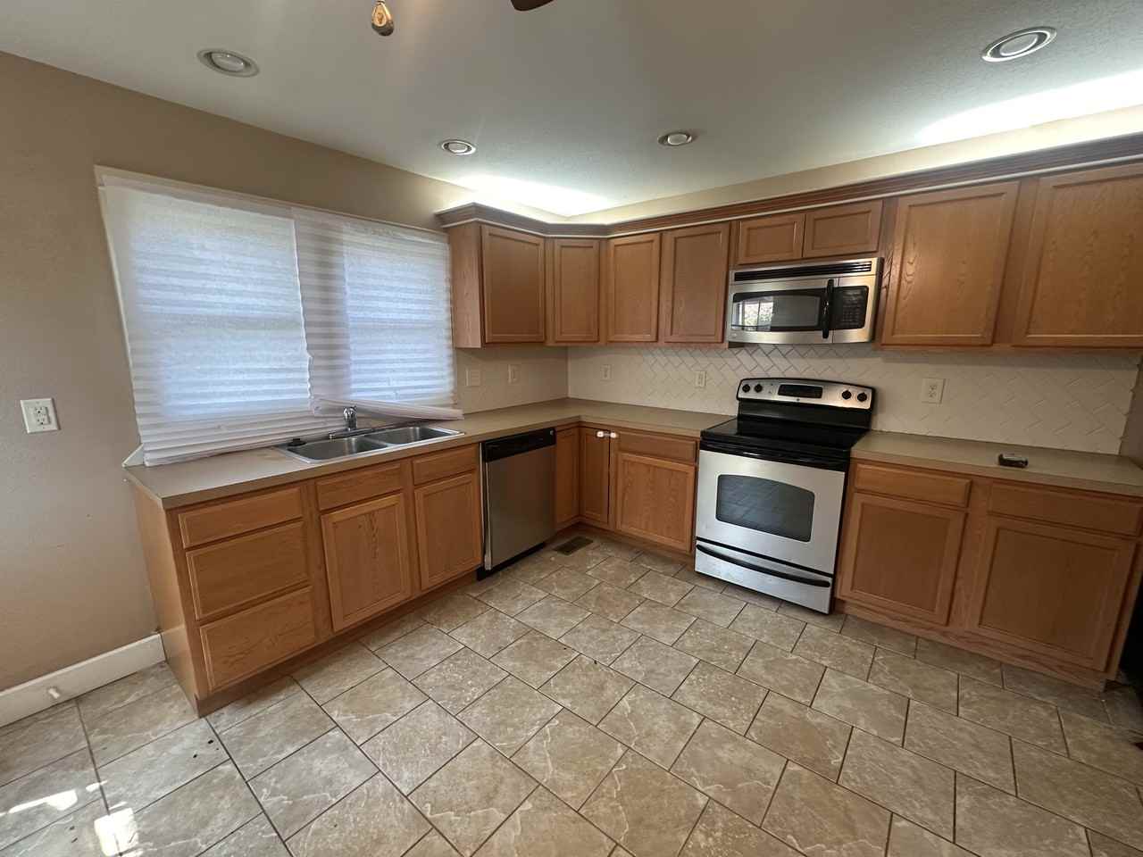 1507 S Richmond Ave #NA - Photo 4 of 4