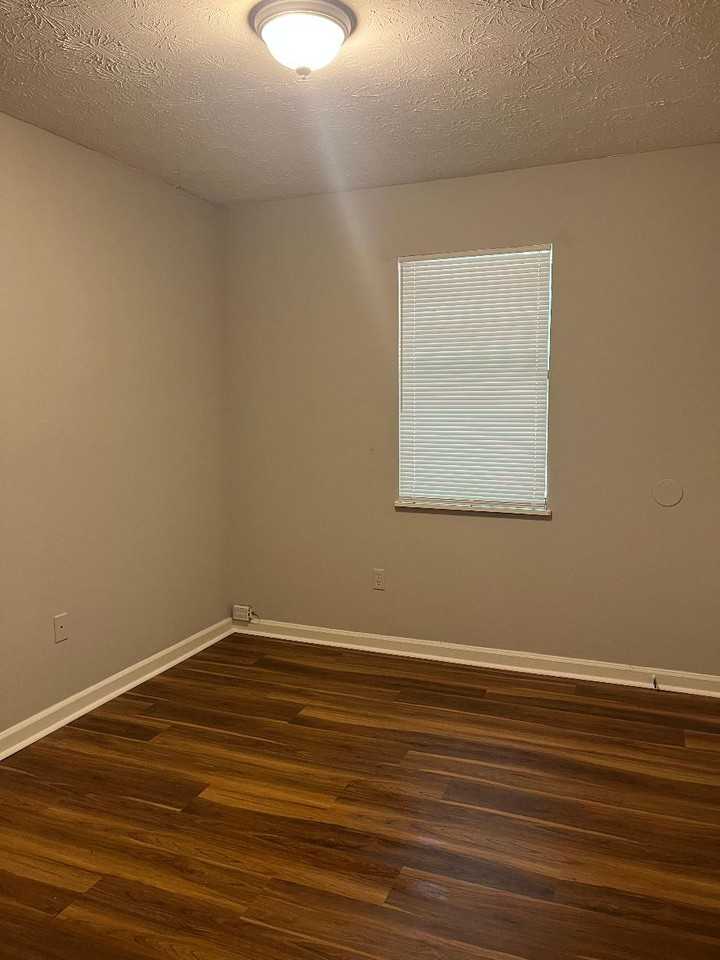110 Alden Ct #NA - Photo 7 of 10