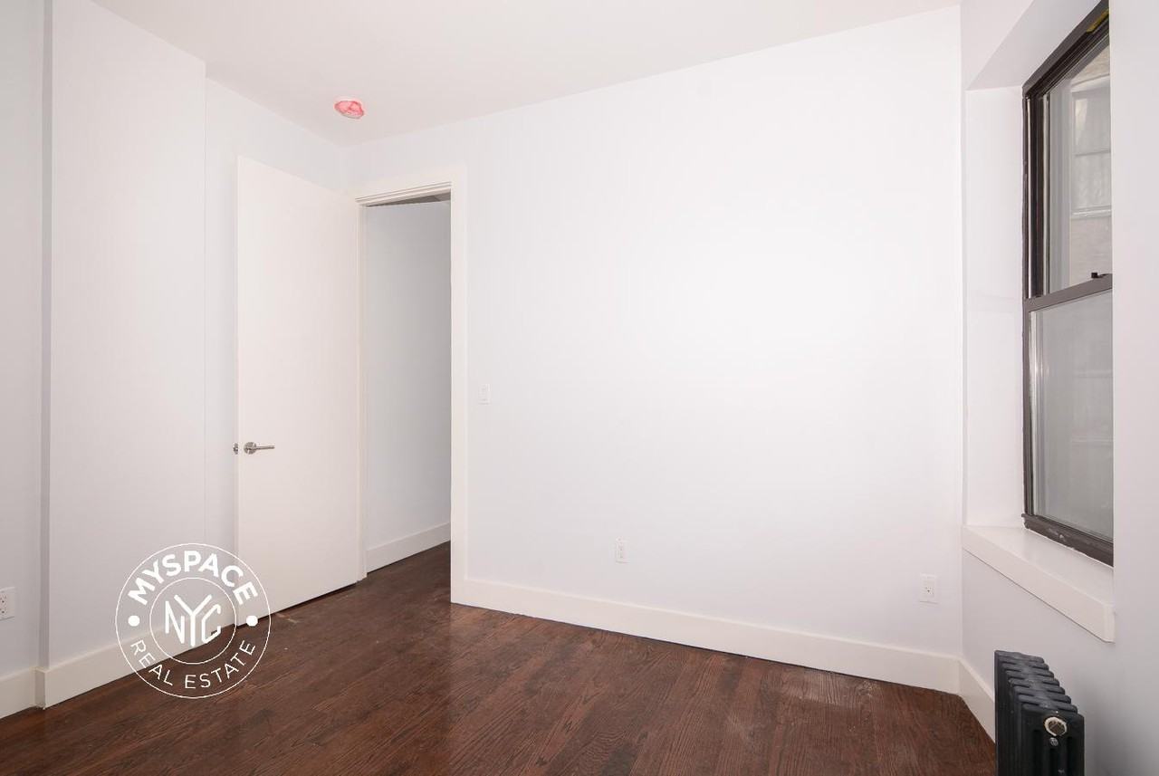 573 E 22nd St #3B - Photo 2 of 7