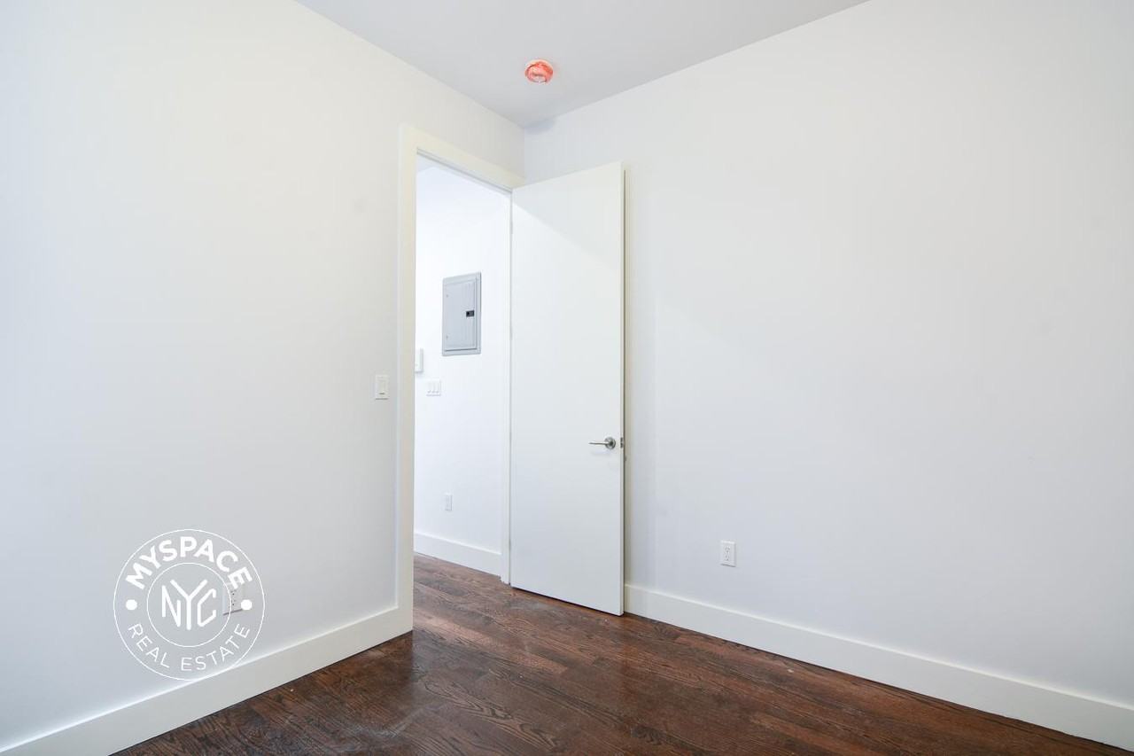 573 E 22nd St #3B - Photo 6 of 7