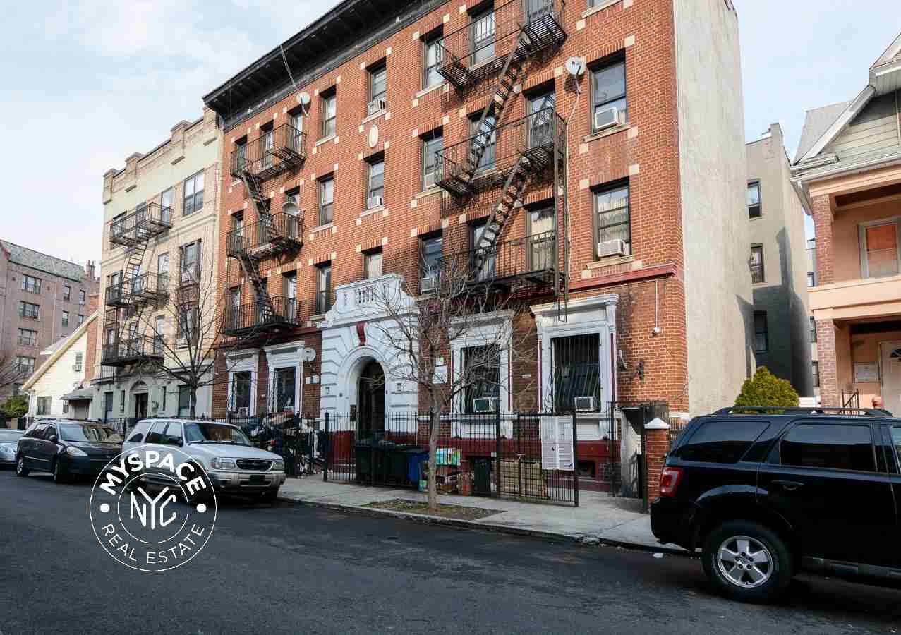 573 E 22nd St #3B - Photo 7 of 7