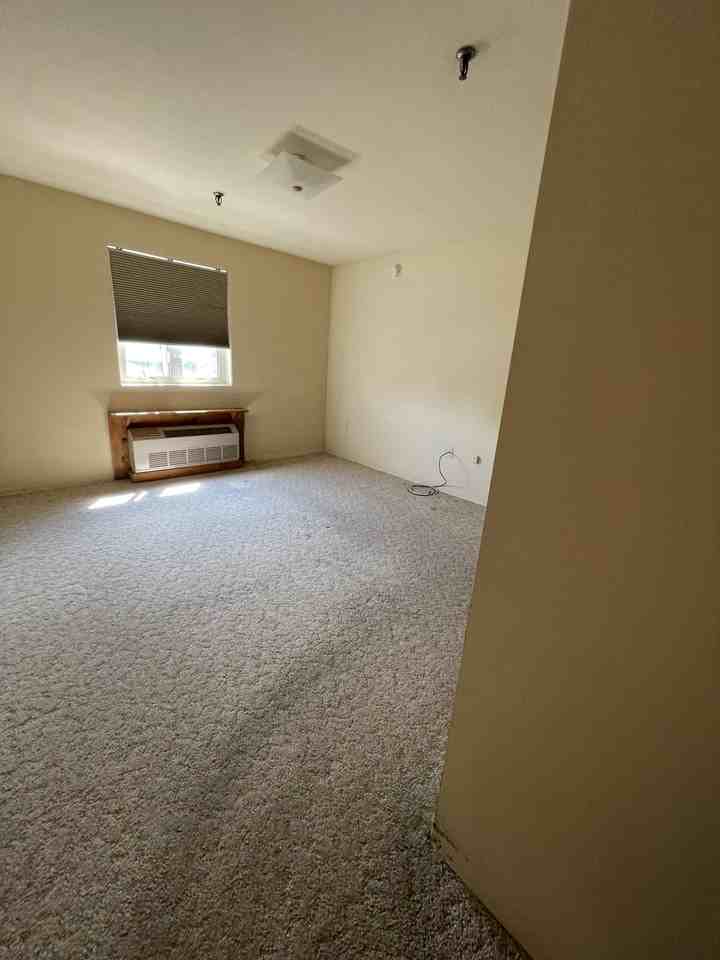 175 N Vine St #3F - Photo 2 of 5
