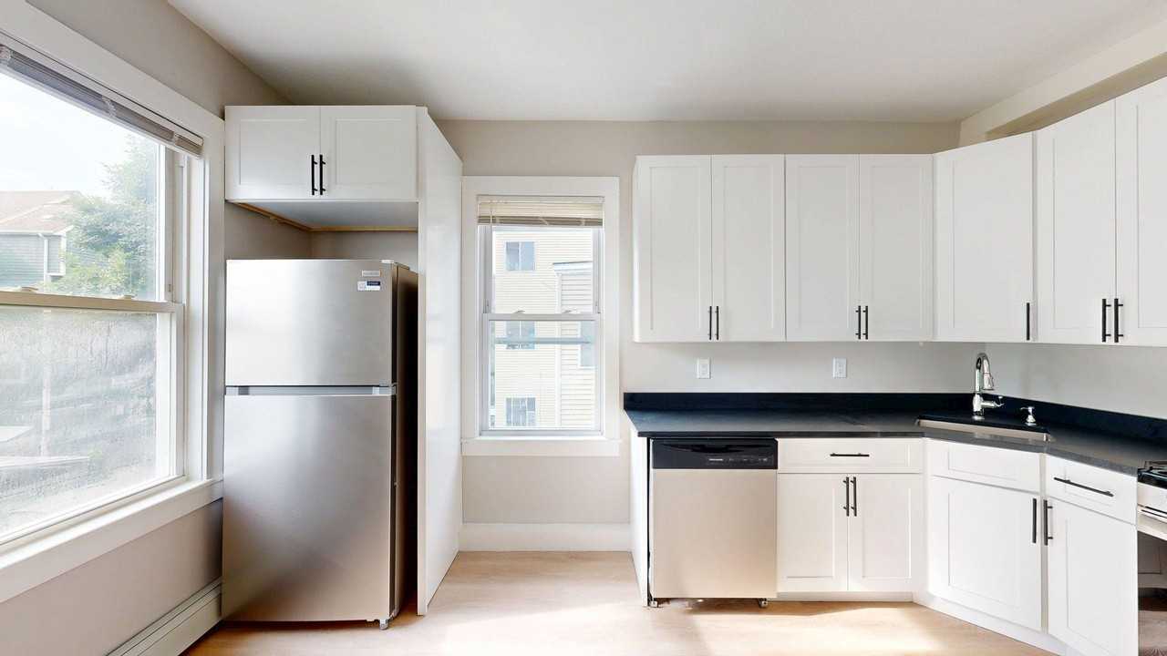 163 Hichborn St #2 - Photo 2 of 26