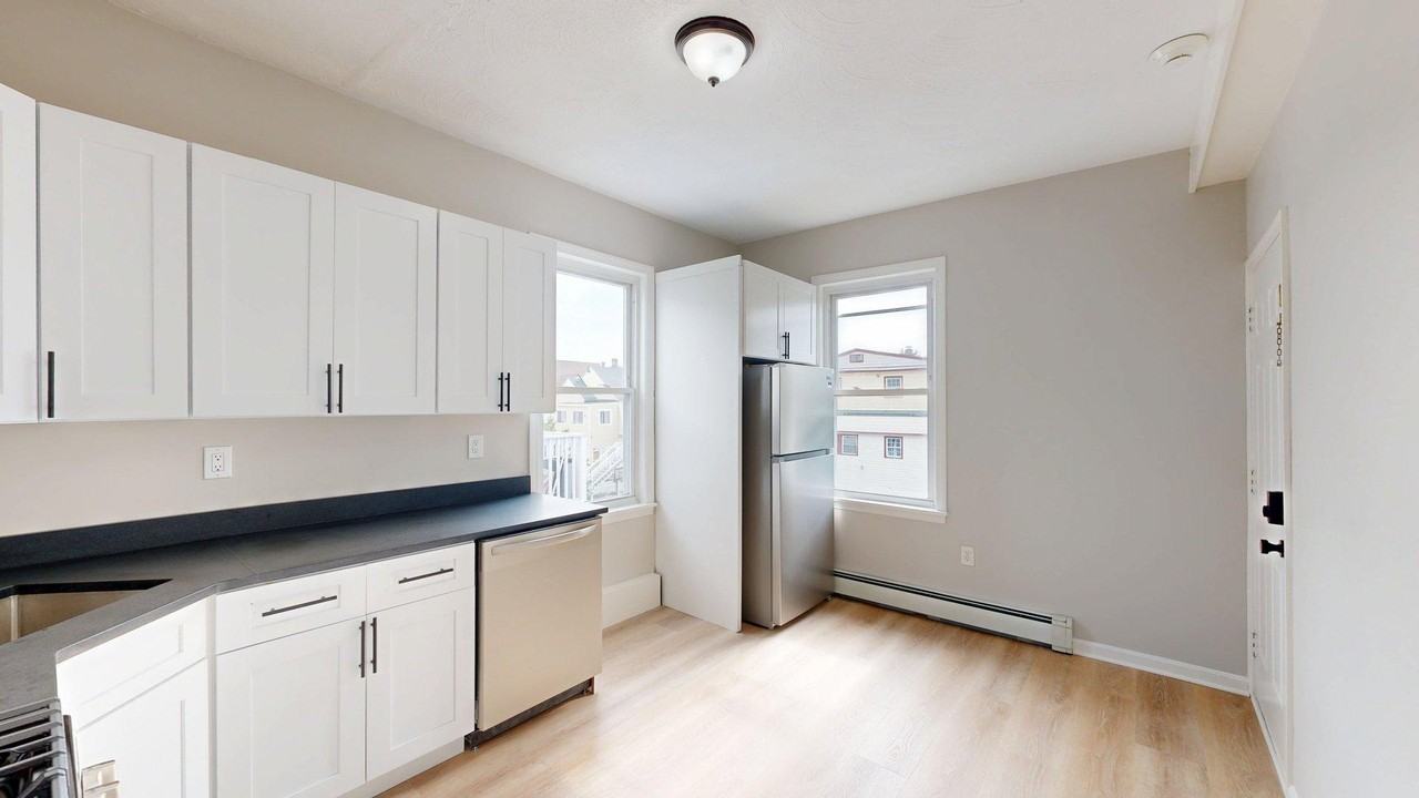 165 Hichborn St #3 - Photo 3 of 25