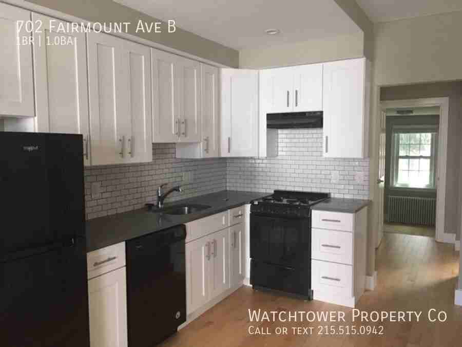 702 Fairmount Ave - Photo 3 of 14