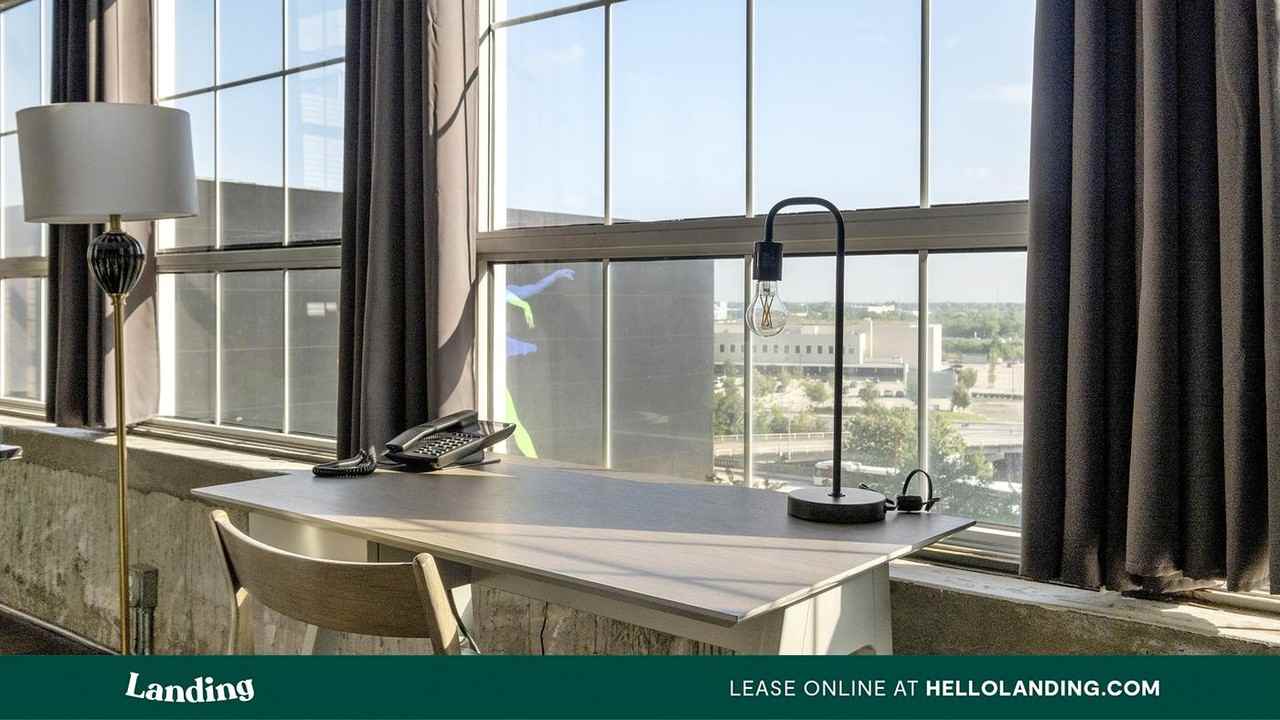 401 Louisiana St - Photo 3 of 48