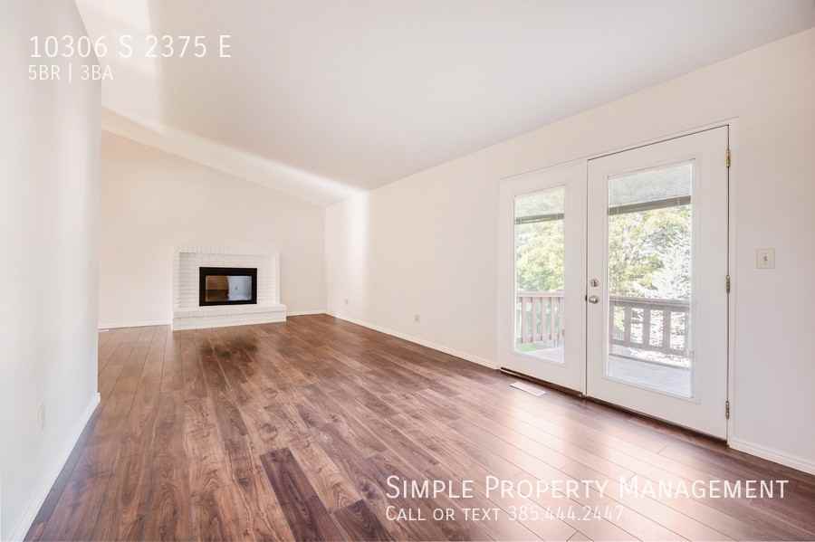 10306 S 2375 E - Photo 5 of 29