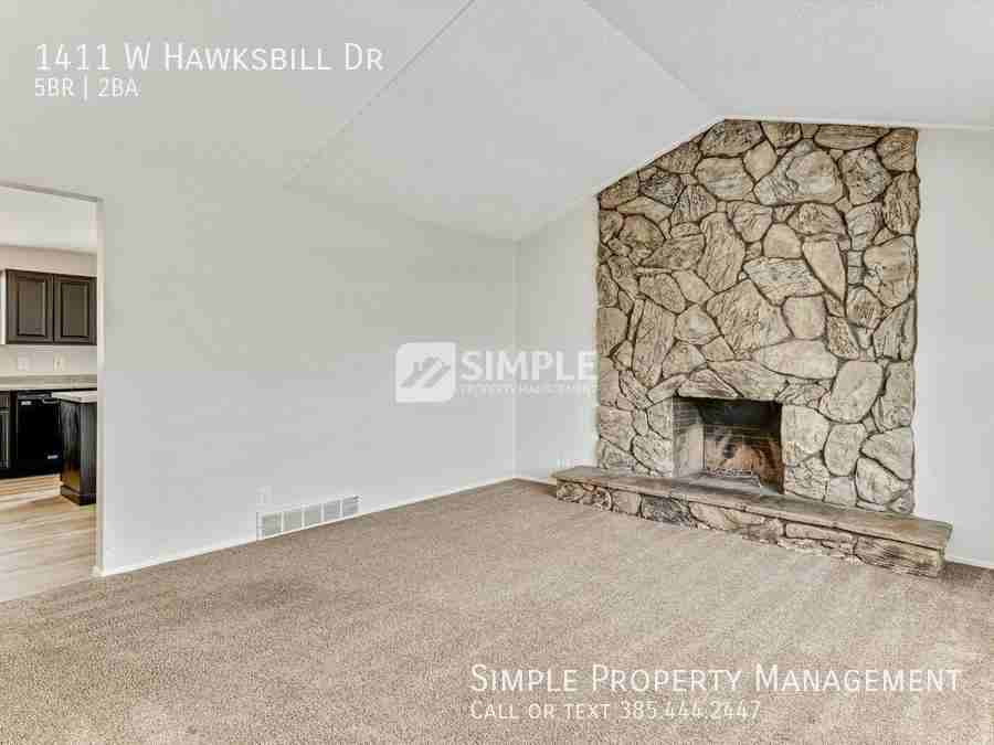 1411 W Hawksbill Dr - Photo 6 of 32