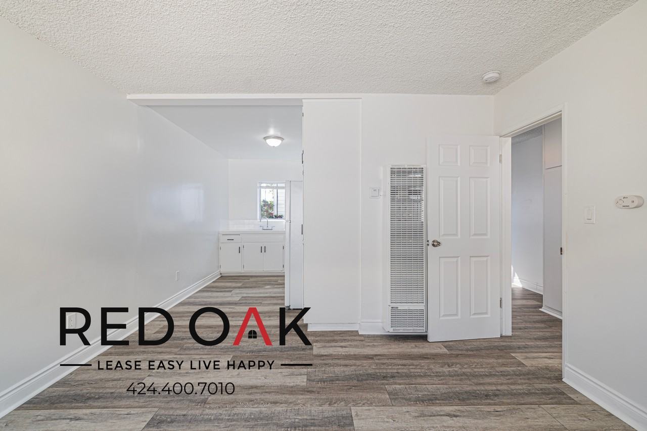 1305 Griffith St #2 - Photo 5 of 15
