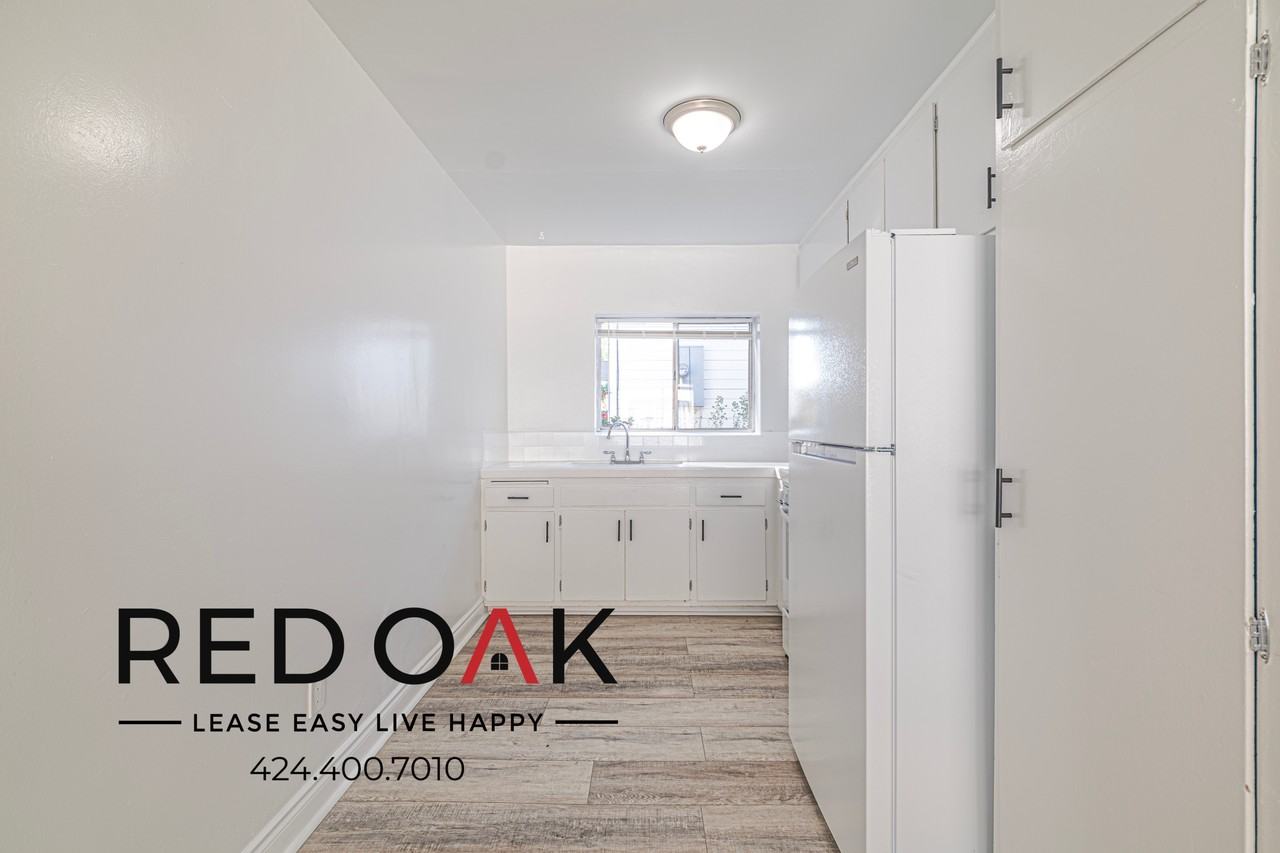 1305 Griffith St #2 - Photo 7 of 15