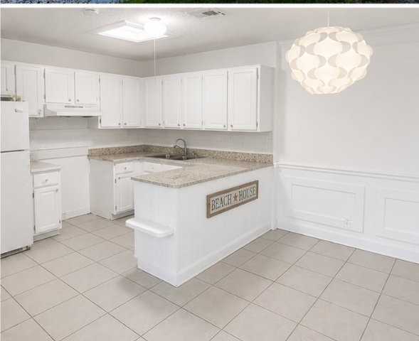 11401 Nw 43rd St - Photo 5 of 10