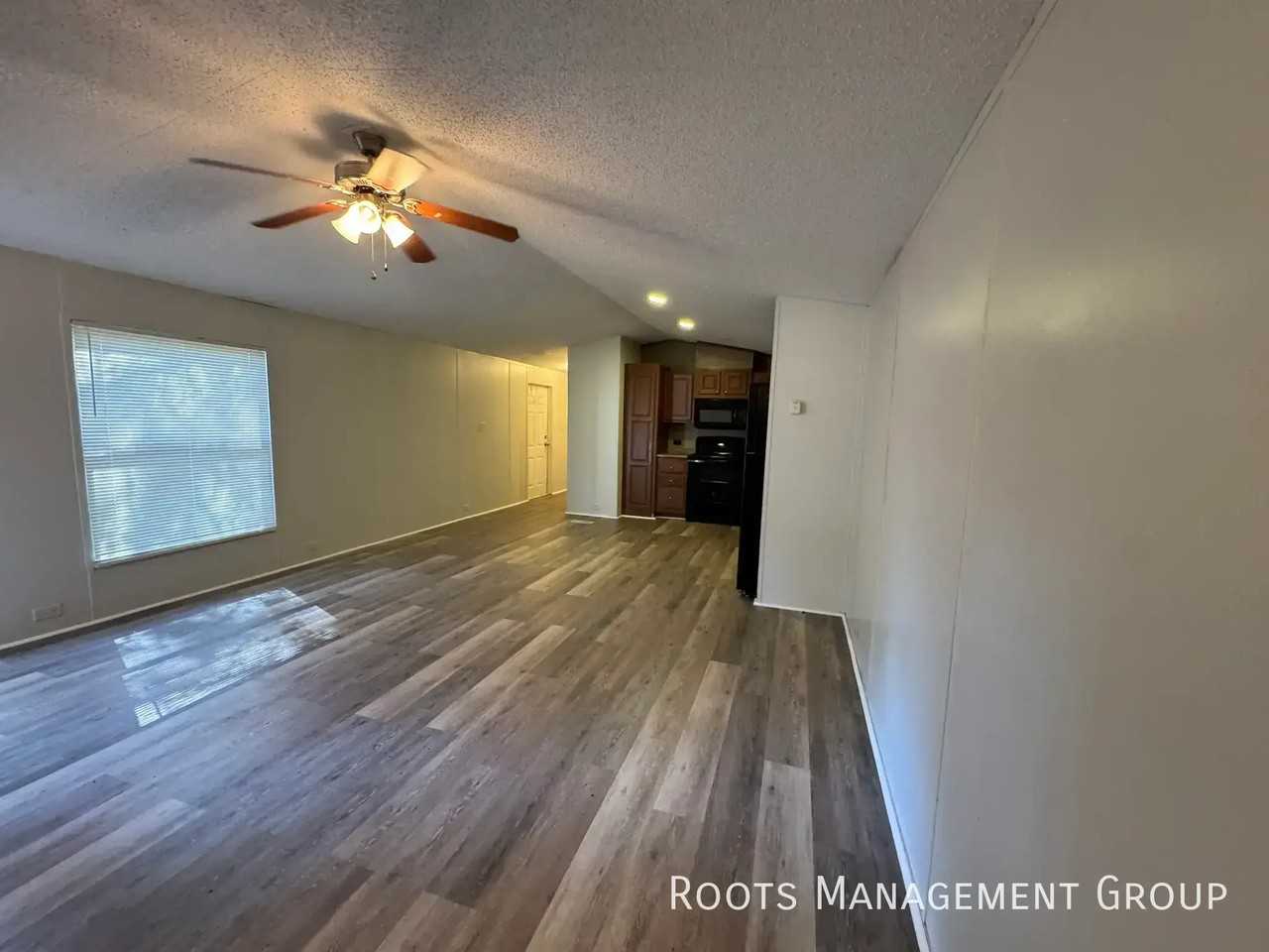 1325 N Franklin St #203 - Photo 5 of 32