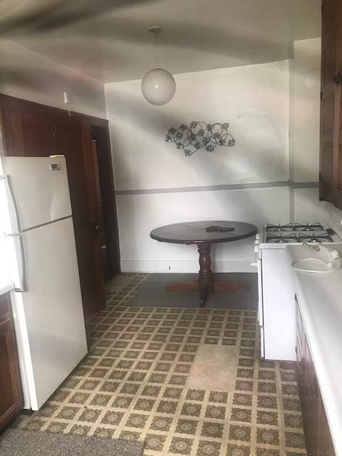 11076 Shook Rd - Photo 3 of 10