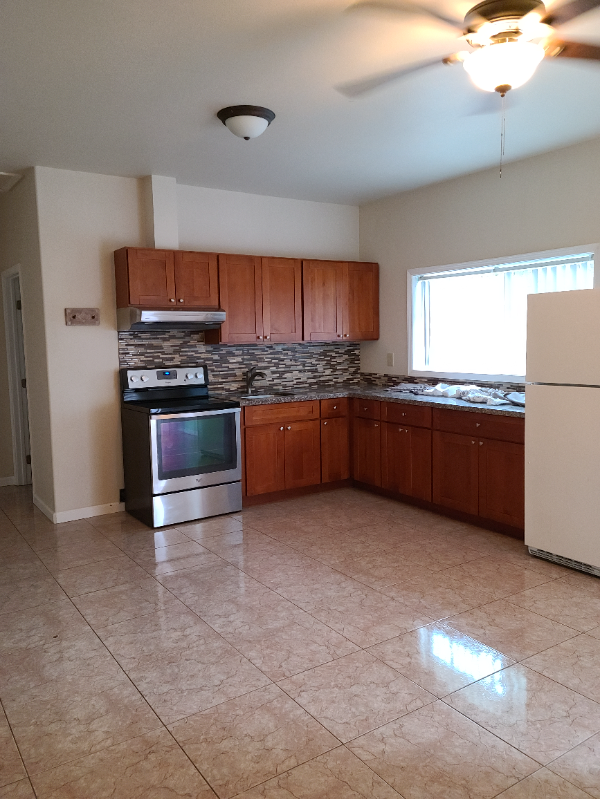 155 Hiolani St - Photo 2 of 7