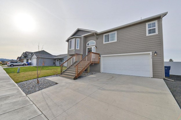 617 N Shamrock Rd - Photo 2 of 26