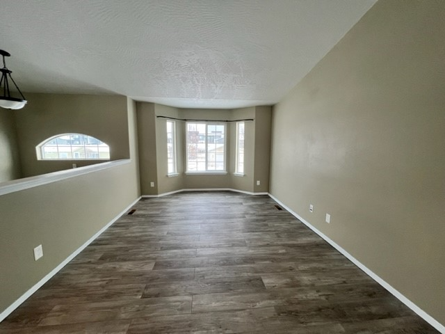 617 N Shamrock Rd - Photo 5 of 26
